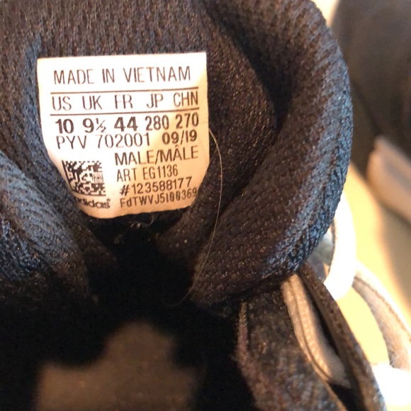 Adidas Running Shoes Black and White - Picture 14 of 14